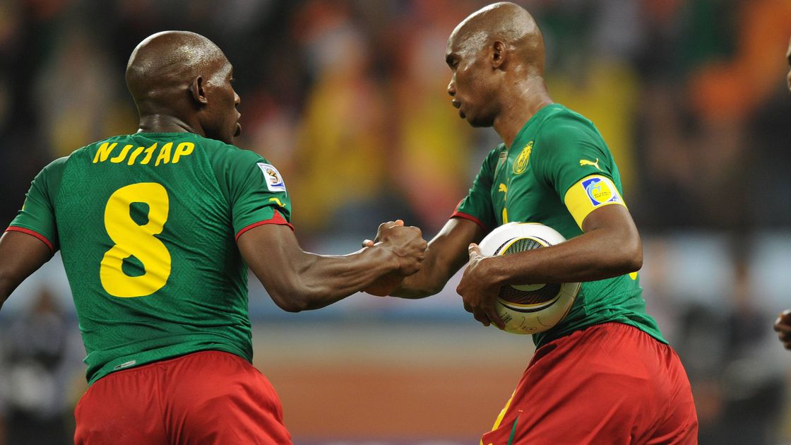 Njitap et Eto'o, lors d'un match avec la sélection du Cameroun