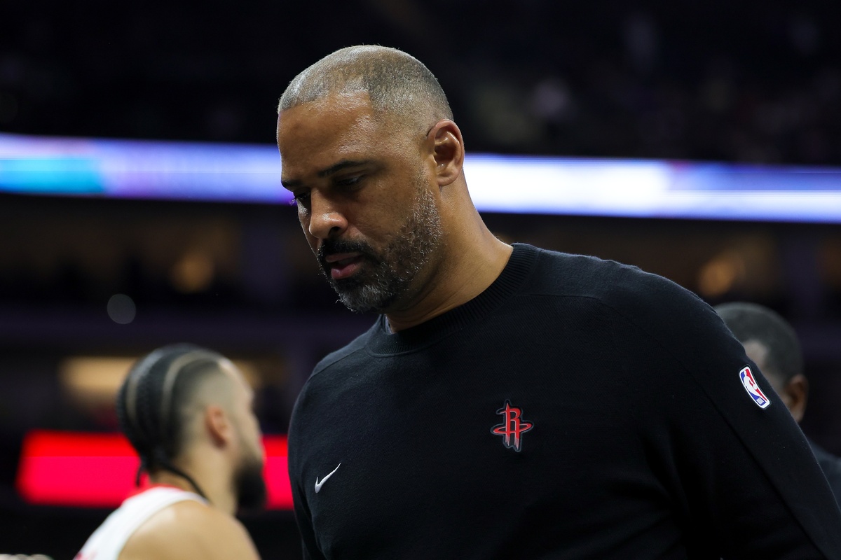 Dec 3, 2024; Sacramento, California, USA; Houston Rockets head coach Ime Udoka is ejected during the fourth quarter against the Sacramento Kings at Golden 1 Center. Mandatory Credit: Sergio Estrada-Imagn Images