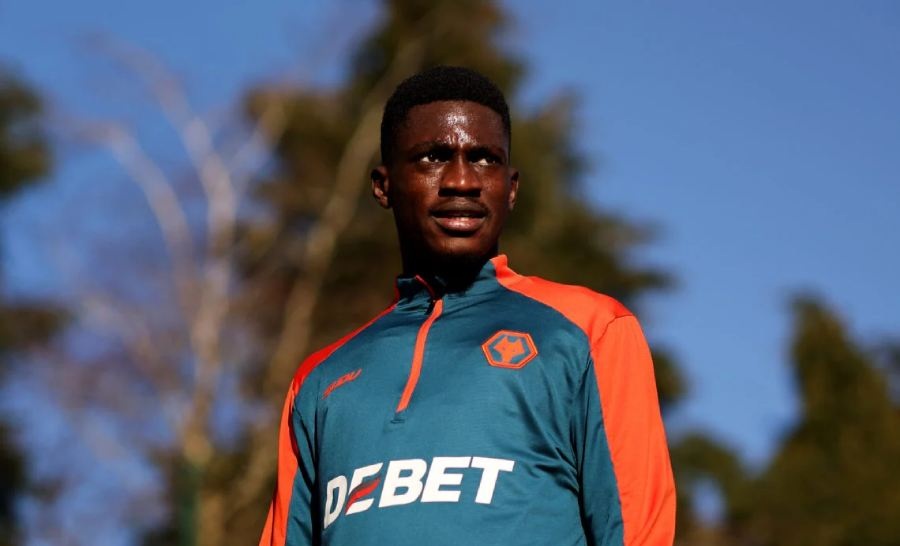 Nasser Djiga lors de sa première séance d'entraînement avec les Wolves.