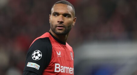 Leverkusen Jonathan Tah en visite en Côte d'Ivoire