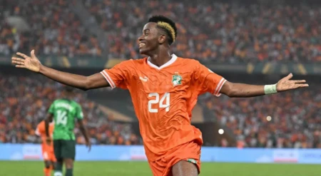 Simon Adingra en route pour Sunderland